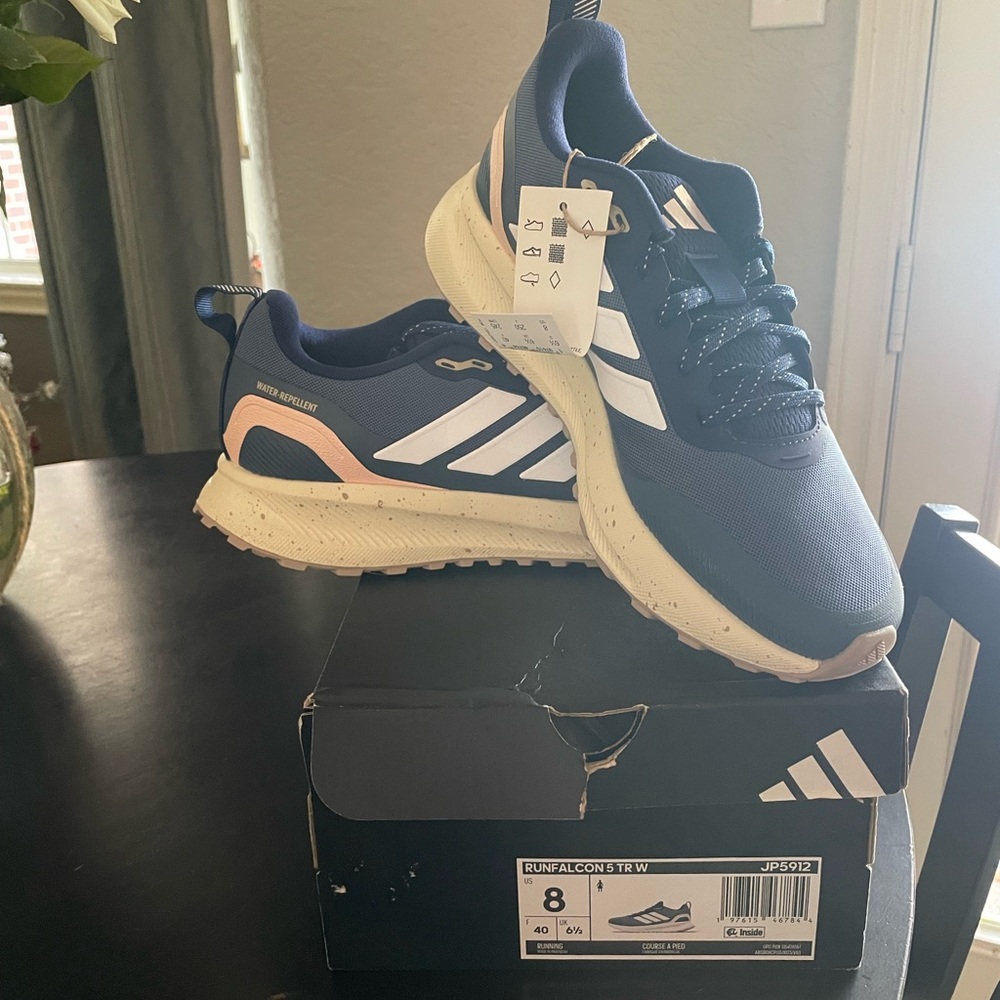 adidas Women's Athletic Shoes - Navy and Cream Never Worn, brand new with tags